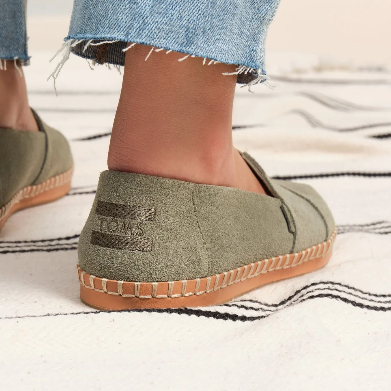 Alpargata Vetiver Suede Leather Wrap