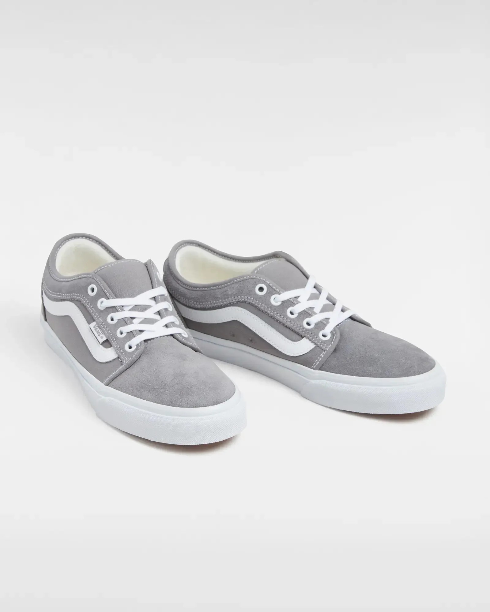 Chukka Low Sidestripe Shoes in Light Grey