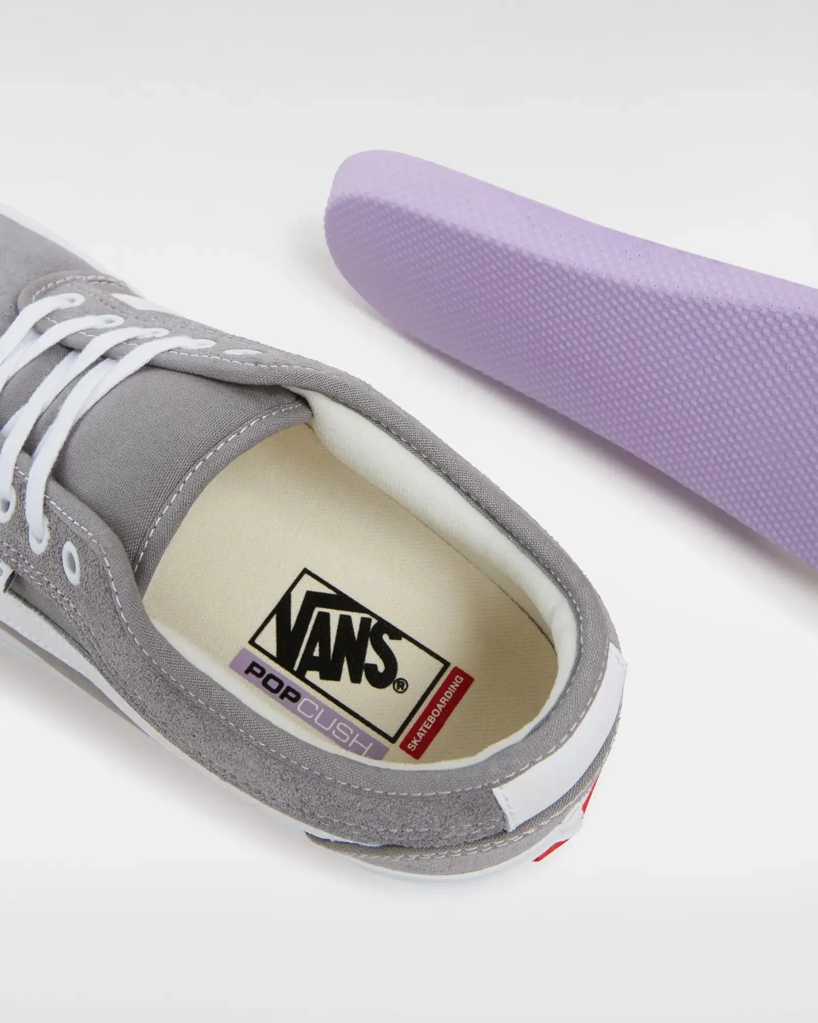 Chukka Low Sidestripe Shoes in Light Grey