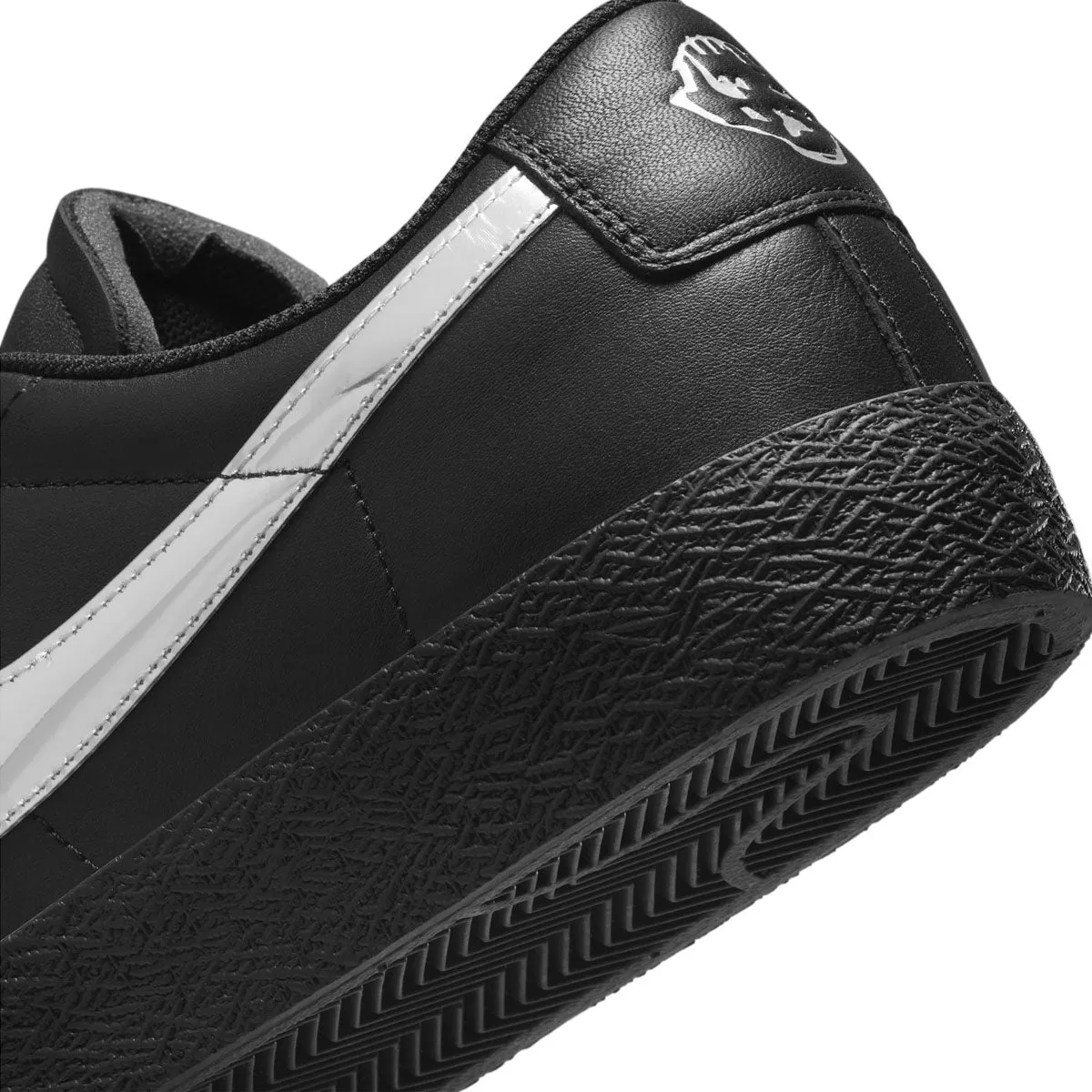   Dancer Skateboards SB Zoom Blazer Low 'Black Metallic Silver'