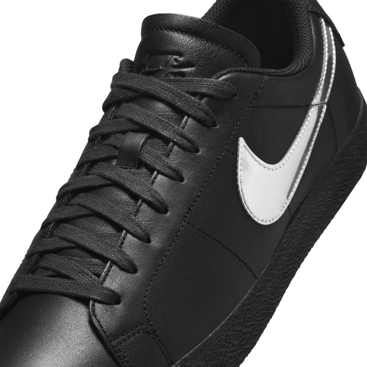   Dancer Skateboards SB Zoom Blazer Low 'Black Metallic Silver'