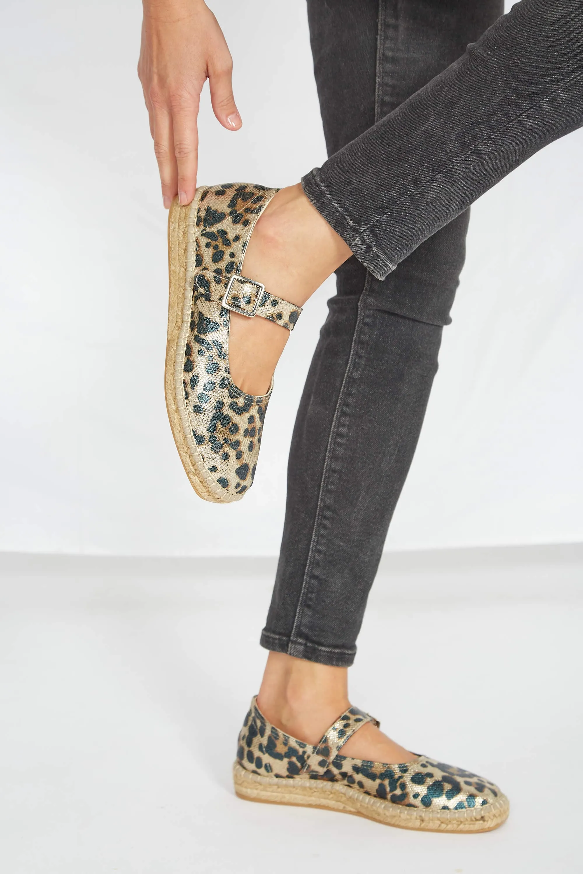 Leopard Vegan Recycled Linen & Jute Manoletinas | Multi