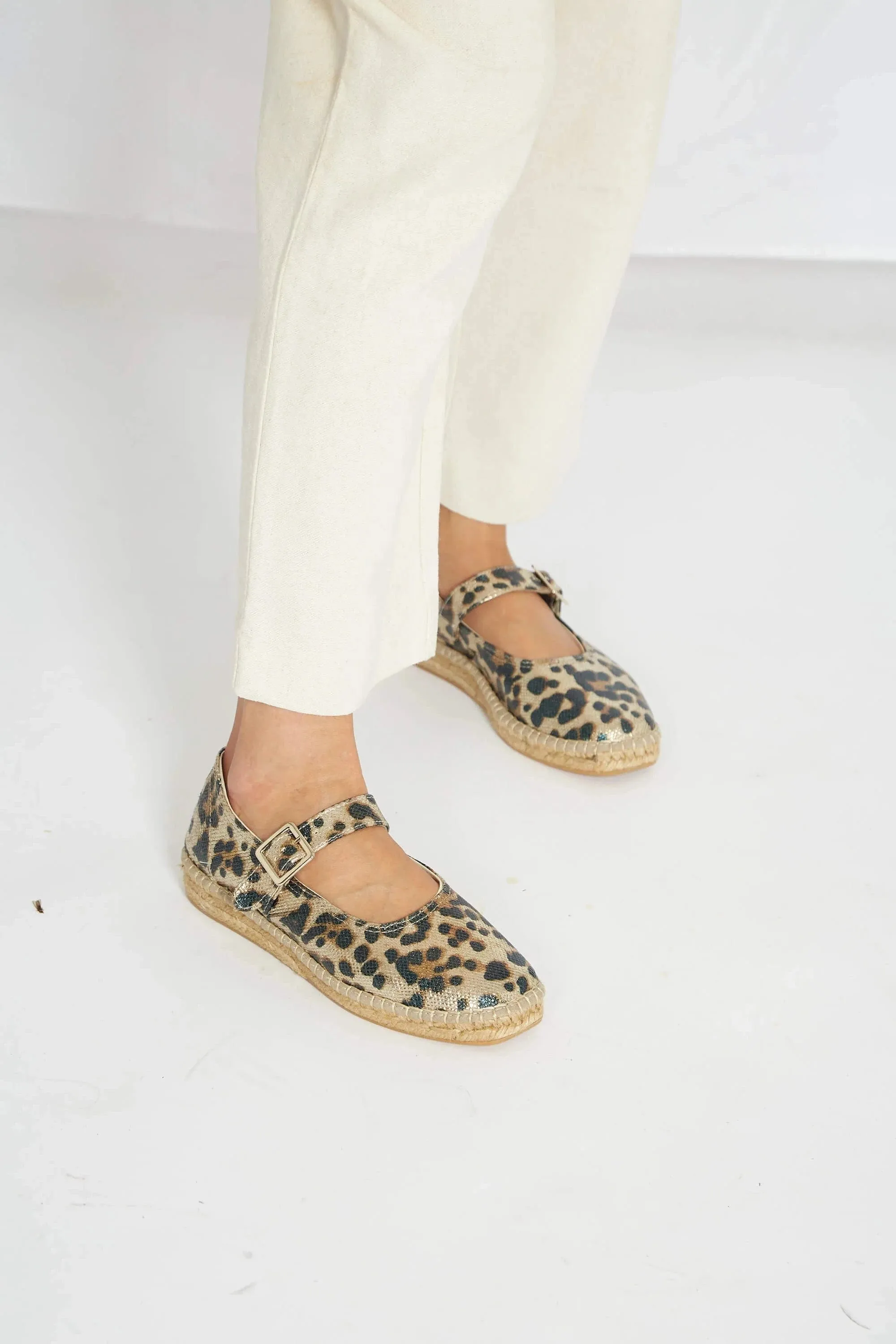 Leopard Vegan Recycled Linen & Jute Manoletinas | Multi