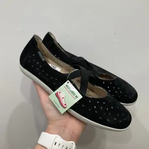 SHOES FLATS by MEPHISTO In BLACK, Size: 6.5