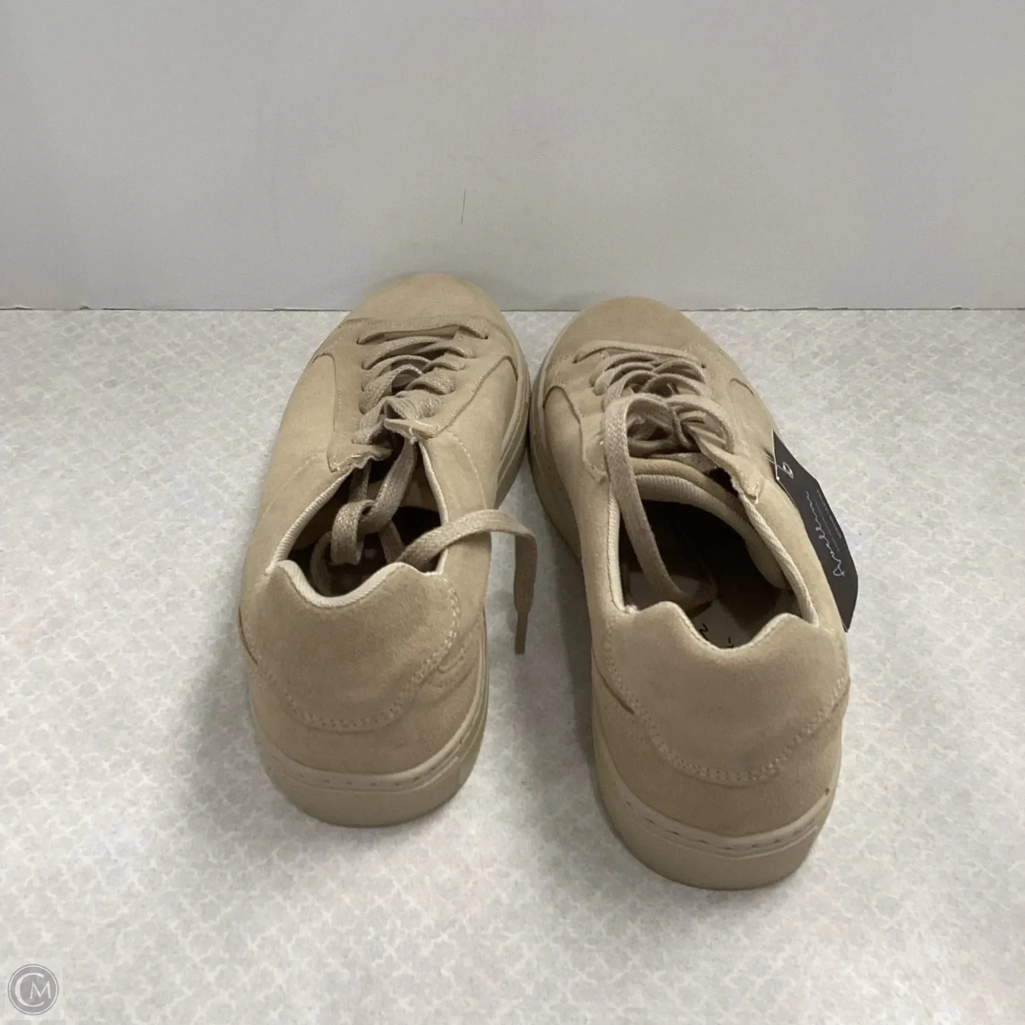 Shoes Sneakers By Avellini In Tan, Size: 8.5