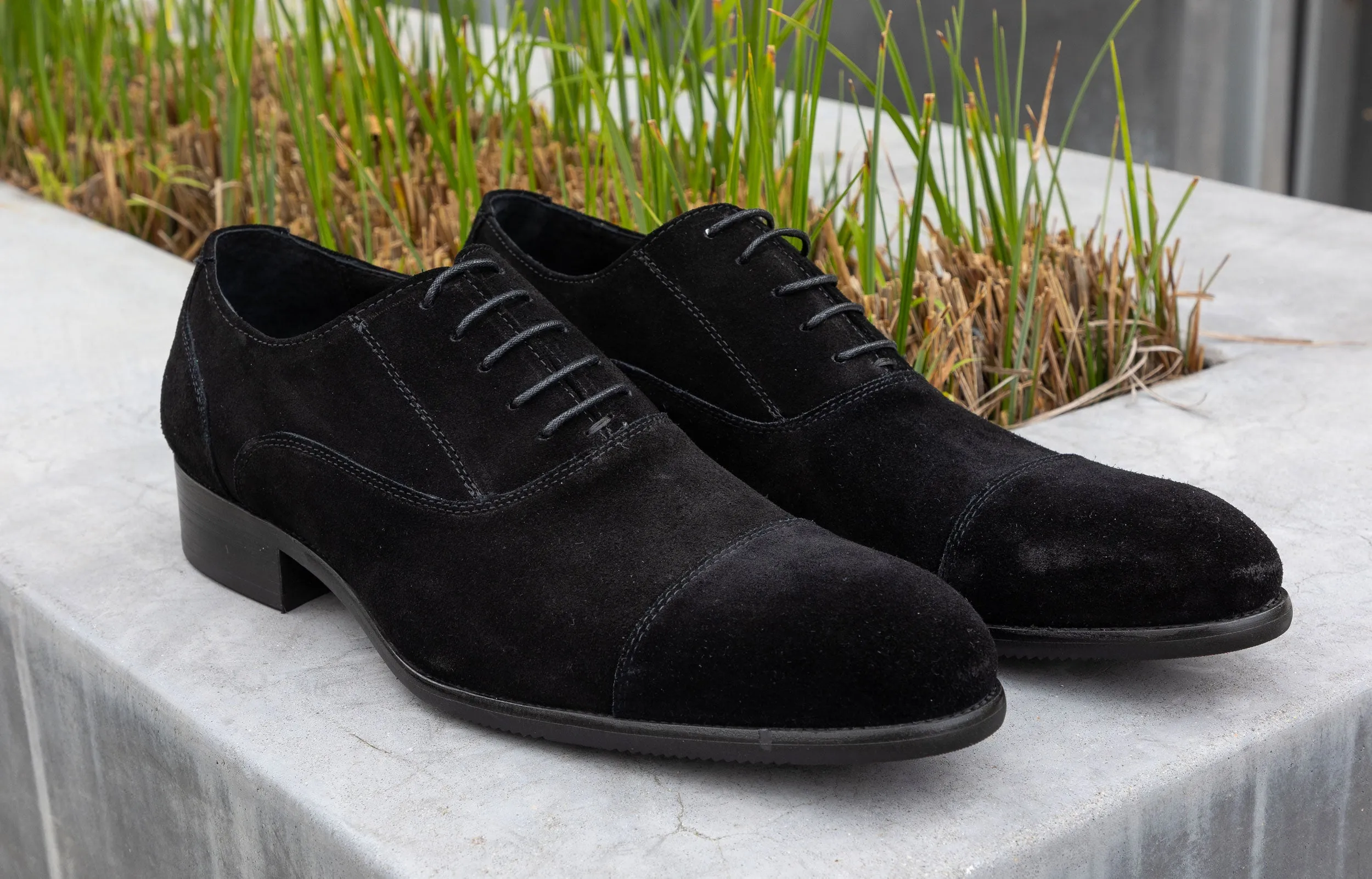Suede Lace-Up Oxford Black