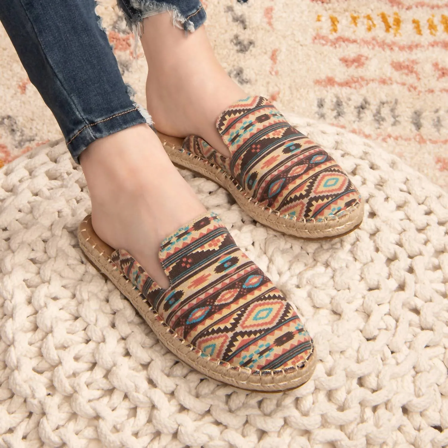 Women's Taffy Slip On Shoes In Aztec Pink
